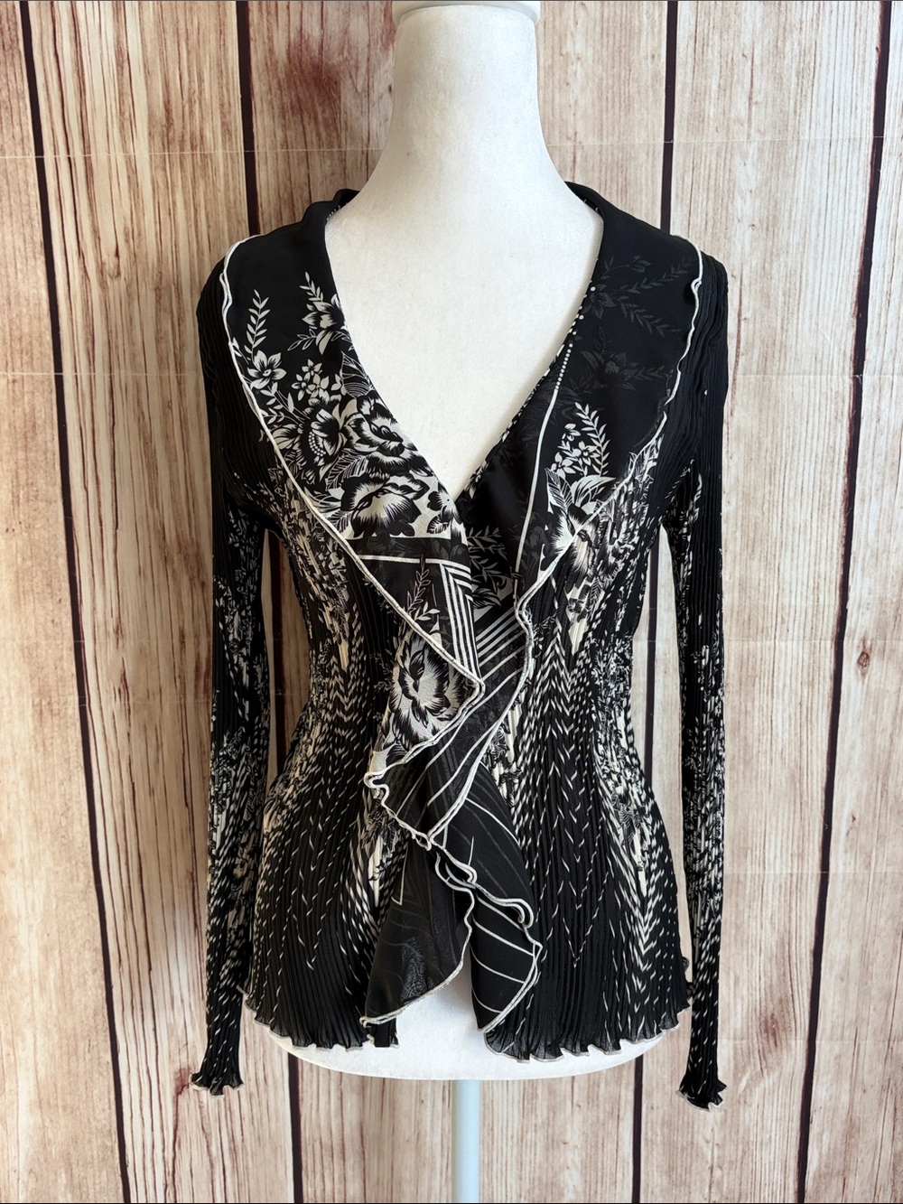 Caelian Black & Cream Pleated Stretch Floral Ruffle Front Button Up Blouse